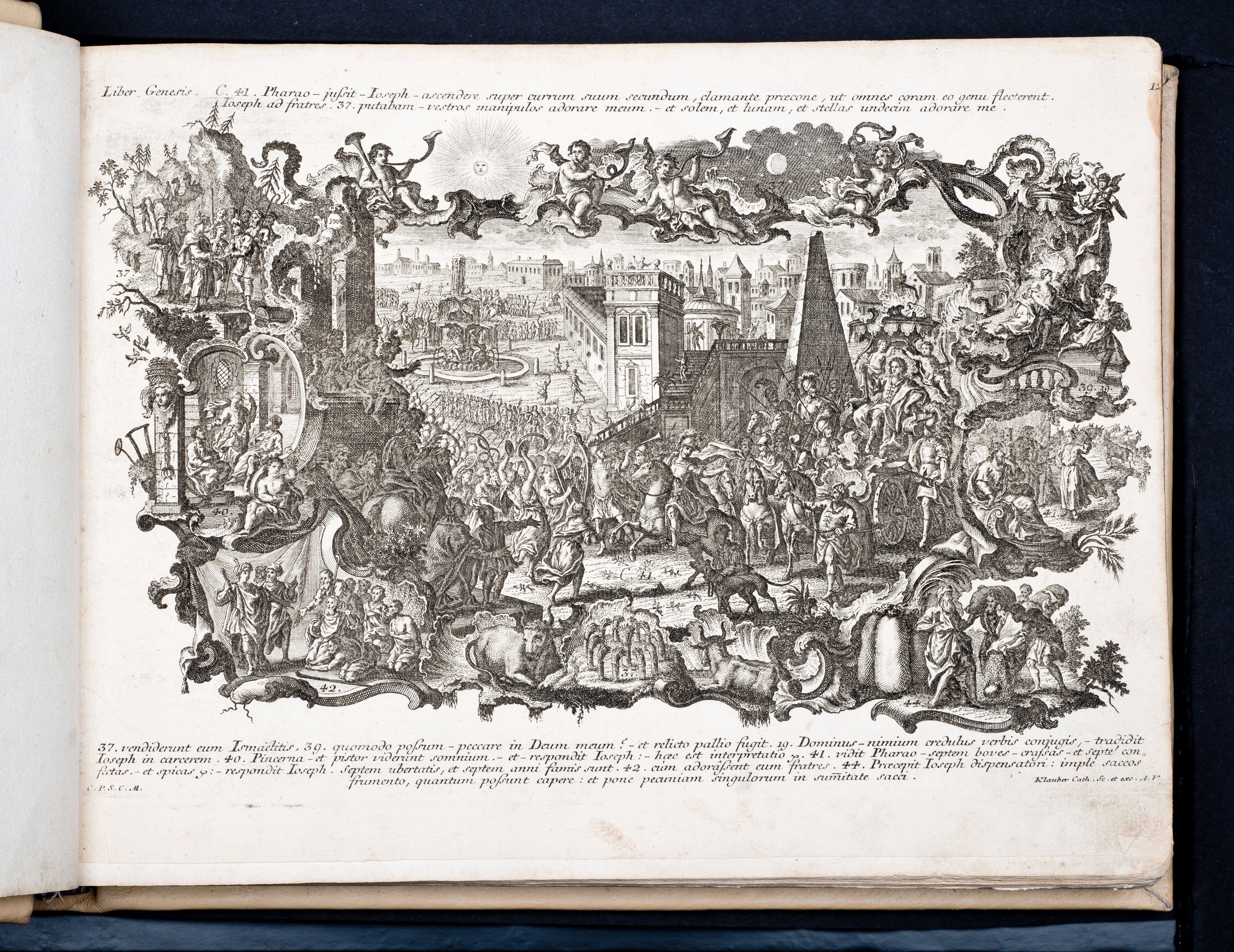 Historiae Biblicae Veteris et Novi Testamenti, Augsburg 1748.Księga wydana in folio złożona ze 100 ilustracji miedziorytniczych, wykonanych przez augsburskich grawerów, braci Józefa Sebastiana (1700-1768) Jana Baptystę (1712-1787) Klauberów, według obrazów augsburskiego malarza Johana Adama Stokmana (1720-1783). Miedzioryty z tego wydania stały się ikonograficznym wzornikiem dla malarzy i rytowników w całej Europie. Wydanie rzadkie, pełnego w polskich kolekcjach brak. Na rynku antykwarycznym pojawiają się pojedyncze ryciny. Egzemplarz kompletnySygnatura - MKDU-42859; SD-617