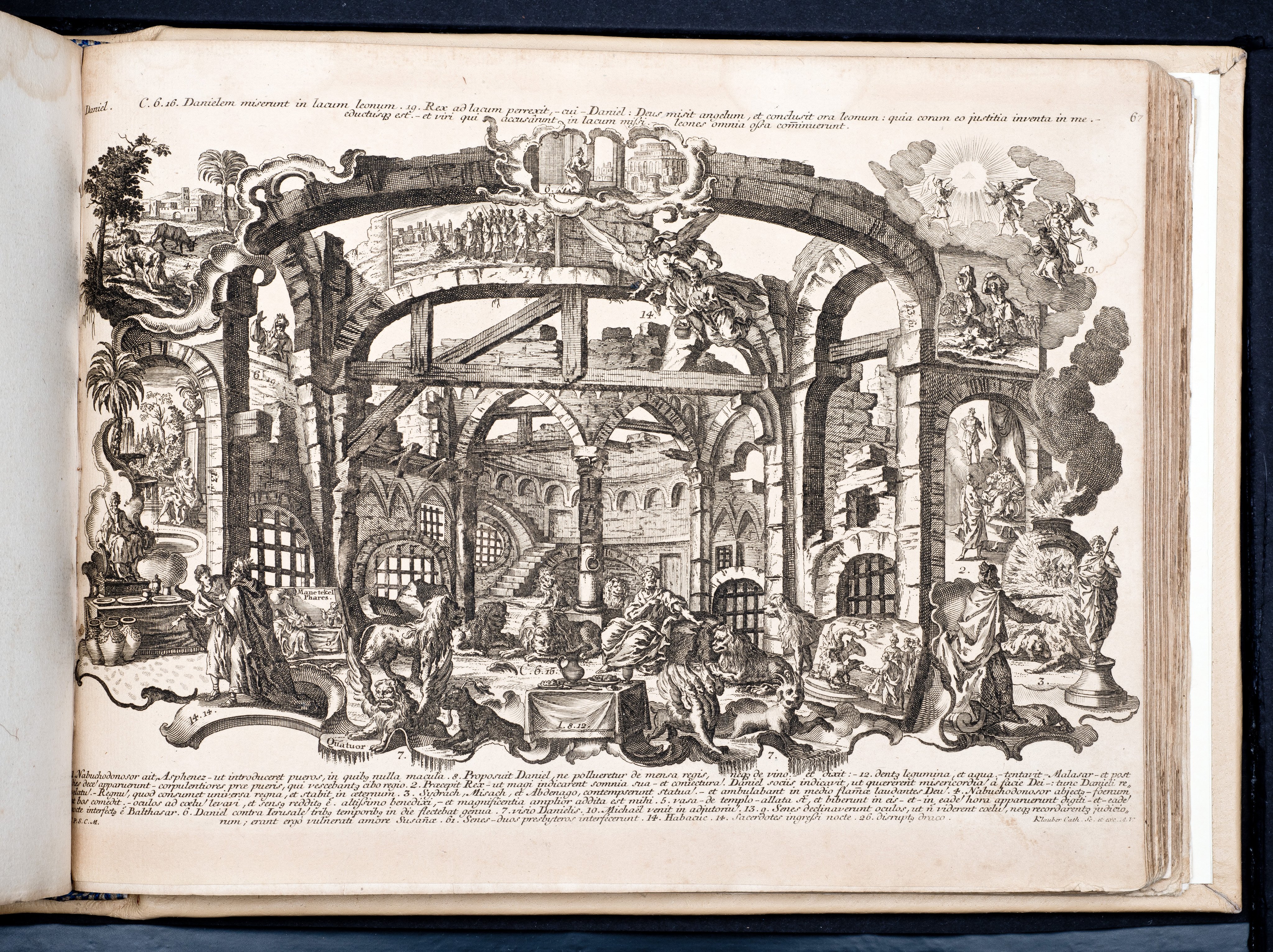 Historiae Biblicae Veteris et Novi Testamenti, Augsburg 1748.Księga wydana in folio złożona ze 100 ilustracji miedziorytniczych, wykonanych przez augsburskich grawerów, braci Józefa Sebastiana (1700-1768) Jana Baptystę (1712-1787) Klauberów, według obrazów augsburskiego malarza Johana Adama Stokmana (1720-1783). Miedzioryty z tego wydania stały się ikonograficznym wzornikiem dla malarzy i rytowników w całej Europie. Wydanie rzadkie, pełnego w polskich kolekcjach brak. Na rynku antykwarycznym pojawiają się pojedyncze ryciny. Egzemplarz kompletnySygnatura - MKDU-42859; SD-617