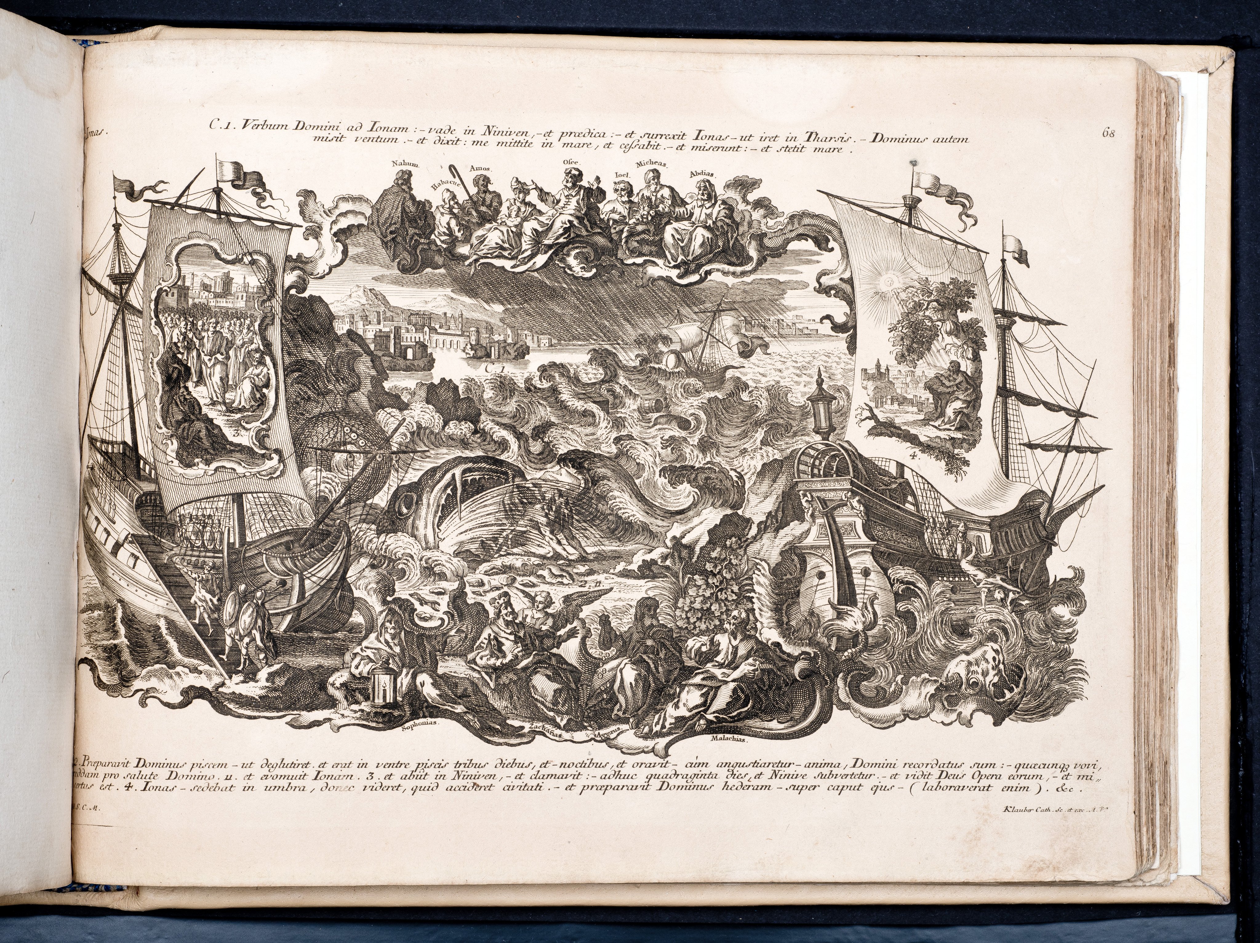 Historiae Biblicae Veteris et Novi Testamenti, Augsburg 1748.Księga wydana in folio złożona ze 100 ilustracji miedziorytniczych, wykonanych przez augsburskich grawerów, braci Józefa Sebastiana (1700-1768) Jana Baptystę (1712-1787) Klauberów, według obrazów augsburskiego malarza Johana Adama Stokmana (1720-1783). Miedzioryty z tego wydania stały się ikonograficznym wzornikiem dla malarzy i rytowników w całej Europie. Wydanie rzadkie, pełnego w polskich kolekcjach brak. Na rynku antykwarycznym pojawiają się pojedyncze ryciny. Egzemplarz kompletnySygnatura - MKDU-42859; SD-617