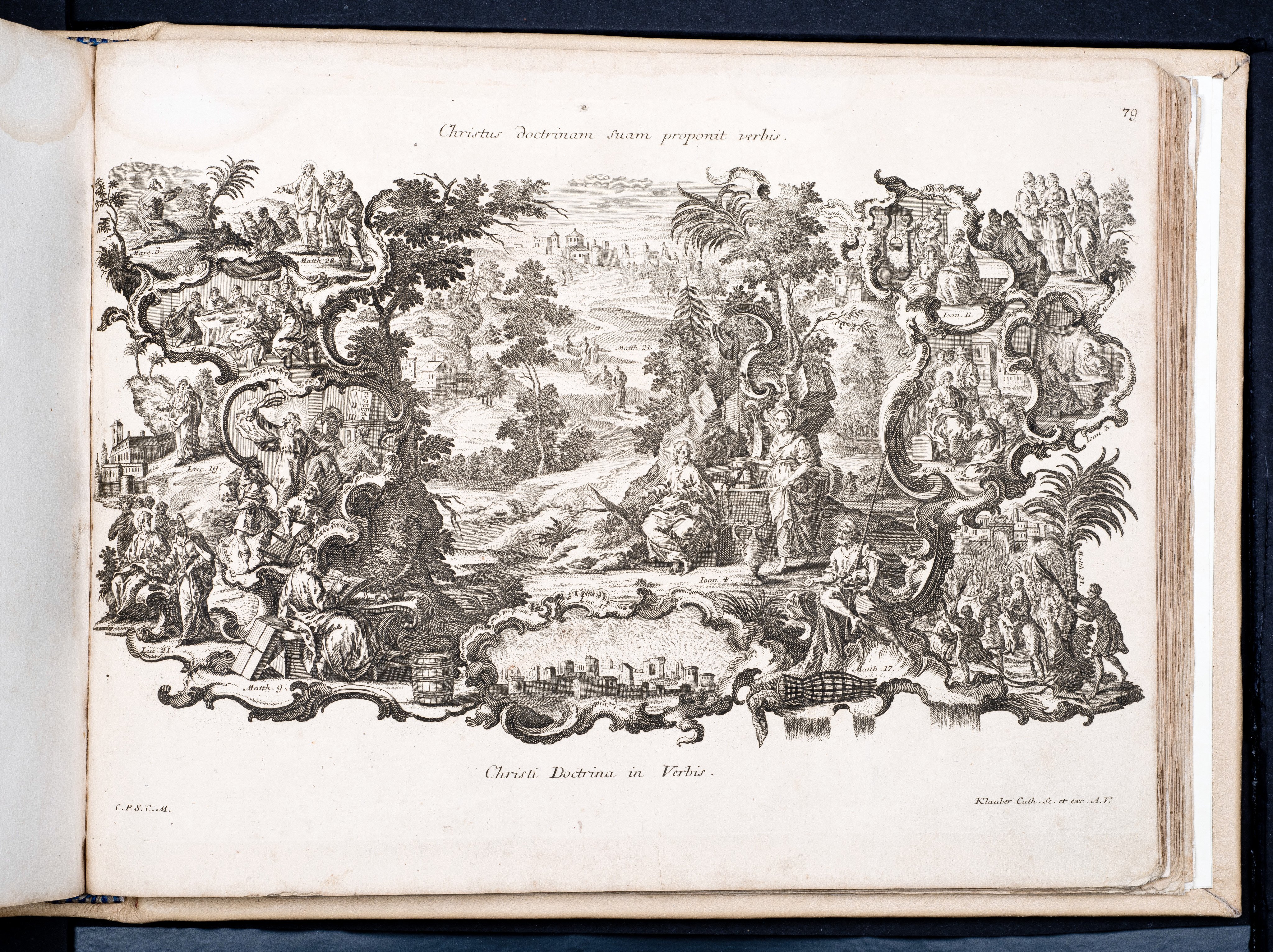 Historiae Biblicae Veteris et Novi Testamenti, Augsburg 1748.Księga wydana in folio złożona ze 100 ilustracji miedziorytniczych, wykonanych przez augsburskich grawerów, braci Józefa Sebastiana (1700-1768) Jana Baptystę (1712-1787) Klauberów, według obrazów augsburskiego malarza Johana Adama Stokmana (1720-1783). Miedzioryty z tego wydania stały się ikonograficznym wzornikiem dla malarzy i rytowników w całej Europie. Wydanie rzadkie, pełnego w polskich kolekcjach brak. Na rynku antykwarycznym pojawiają się pojedyncze ryciny. Egzemplarz kompletnySygnatura - MKDU-42859; SD-617