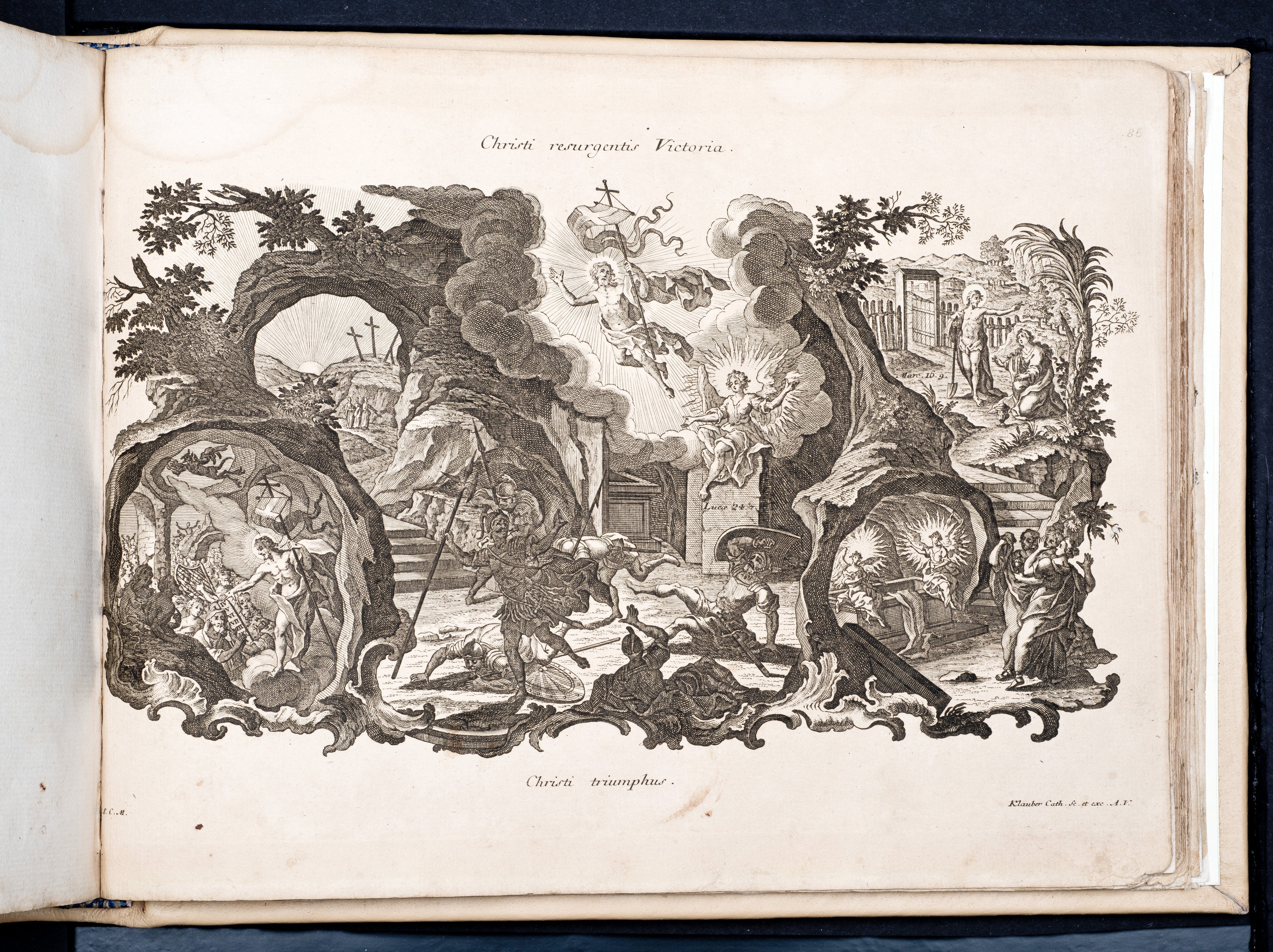 Historiae Biblicae Veteris et Novi Testamenti, Augsburg 1748.Księga wydana in folio złożona ze 100 ilustracji miedziorytniczych, wykonanych przez augsburskich grawerów, braci Józefa Sebastiana (1700-1768) Jana Baptystę (1712-1787) Klauberów, według obrazów augsburskiego malarza Johana Adama Stokmana (1720-1783). Miedzioryty z tego wydania stały się ikonograficznym wzornikiem dla malarzy i rytowników w całej Europie. Wydanie rzadkie, pełnego w polskich kolekcjach brak. Na rynku antykwarycznym pojawiają się pojedyncze ryciny. Egzemplarz kompletnySygnatura - MKDU-42859; SD-617